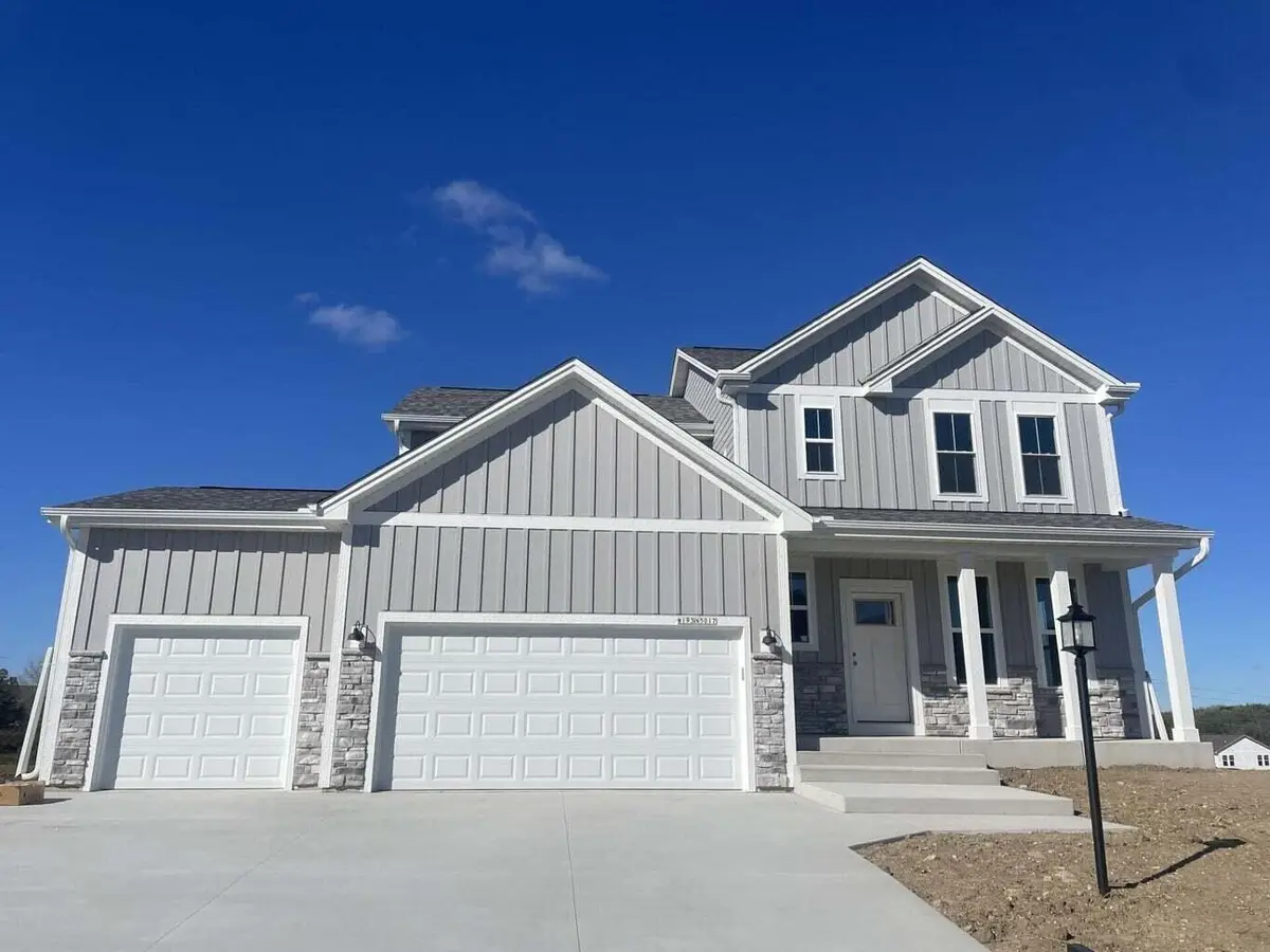 N101W16895 Tanglewood Dr, Germantown, WI 53022 - #1