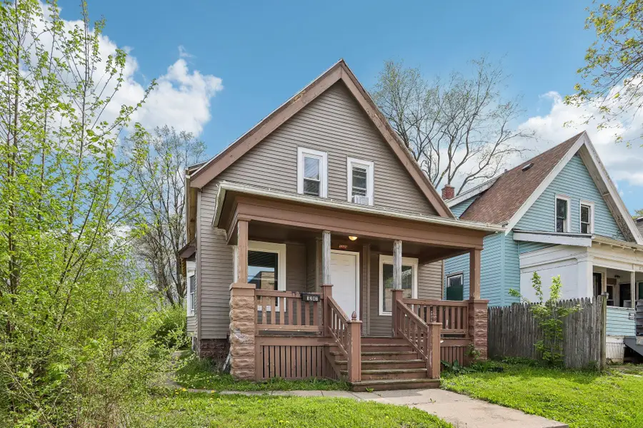 3207 W Auer Ave, Milwaukee, WI 53216 - #2