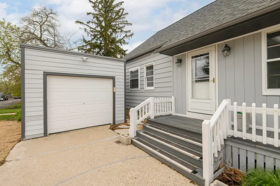 208 Wright St, Waukesha, WI 53186 - #3