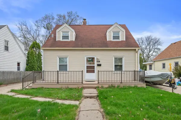 2617 S 99th St, West Allis, WI 53227