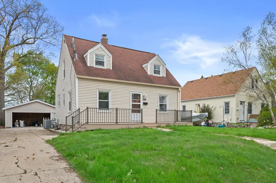 2617 S 99th St, West Allis, WI 53227 - #2