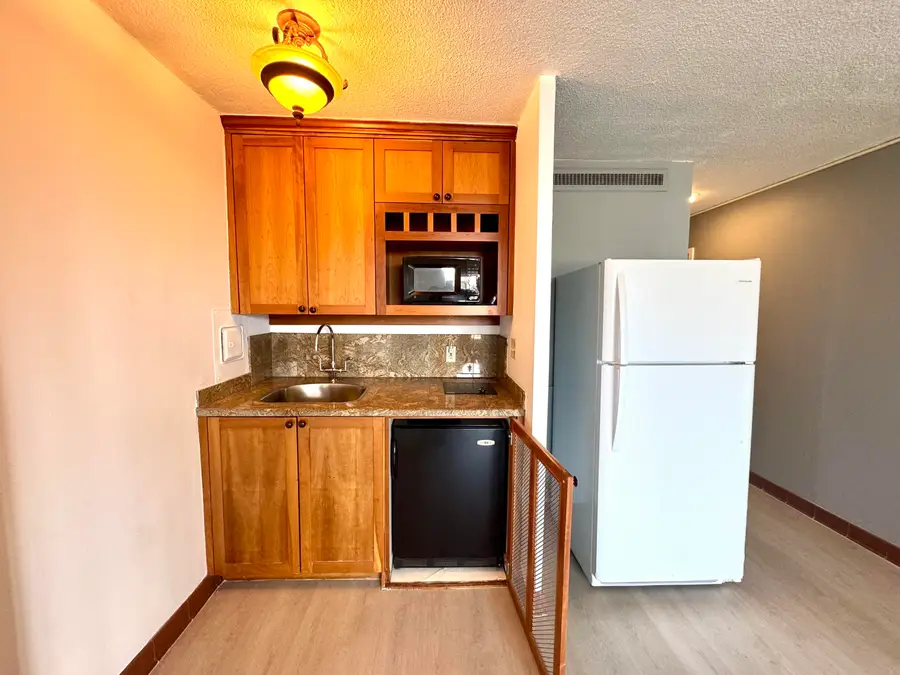 1409 N Prospect Ave, Milwaukee, WI 53202 - #3