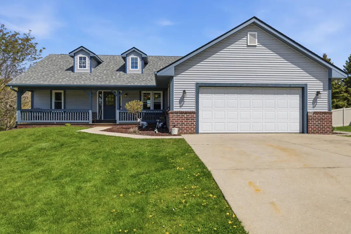 1140 Ellys Way, Slinger, WI 53086 - #1