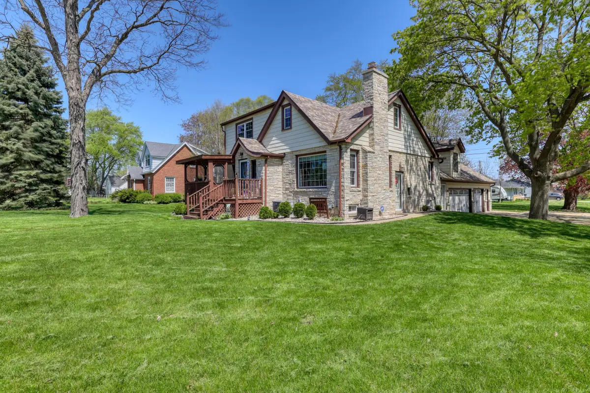 5518 S 110th St, Hales Corners, WI 53130 - #1