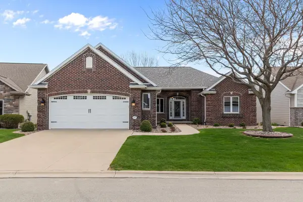 849 Whisper Falls Ln, Menasha, WI 54952