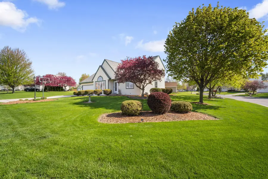 W143N9776 Ridgewood Ln, Germantown, WI 53022 - #2