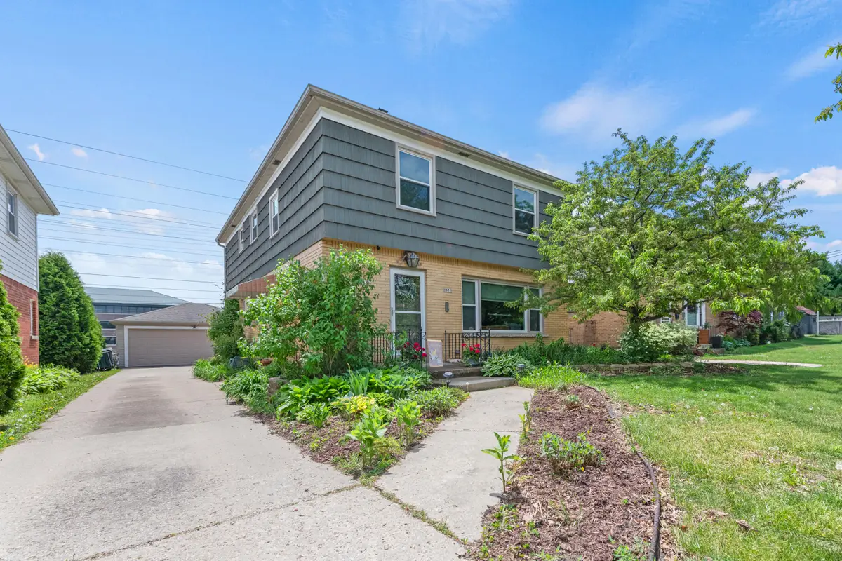 8831 W Hawthorne Ave, Wauwatosa, WI 53226 - #1