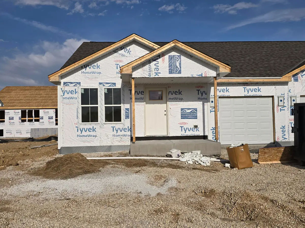 630 Harvest Ln, Hartford, WI 53027 - #1