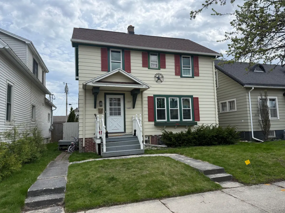1345 Annie Ct, Sheboygan, WI 53083 - #1