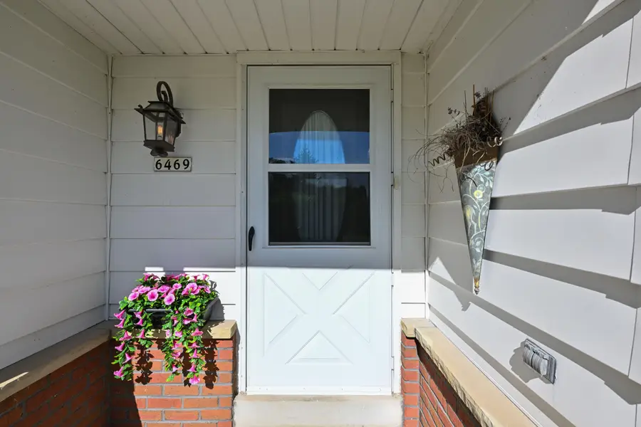 6469 N Garden Grove Ln, Glendale, WI 53209 - #3