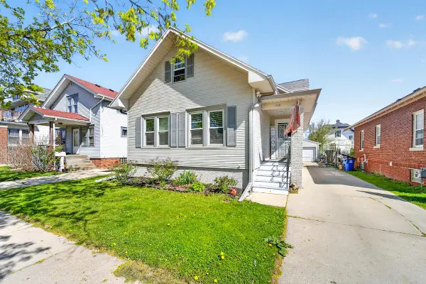 1238 Romayne Ave, Racine, WI 53402