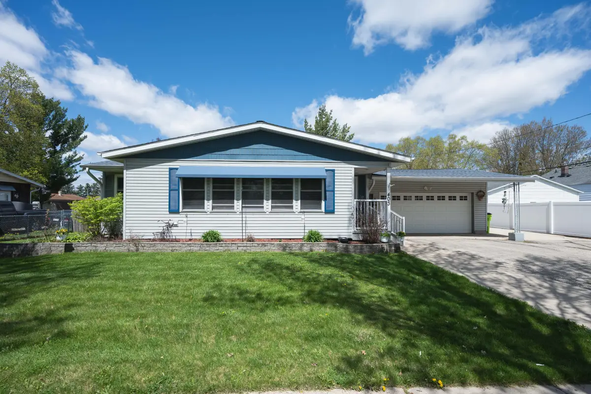 403 W Washington St, Delavan, WI 53115 - #1