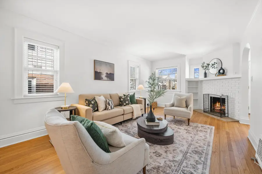 5961 N Kent Ave, Whitefish Bay, WI 53217 - #2