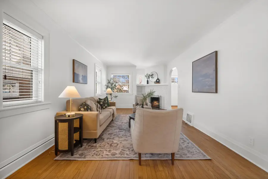 5961 N Kent Ave, Whitefish Bay, WI 53217 - #3