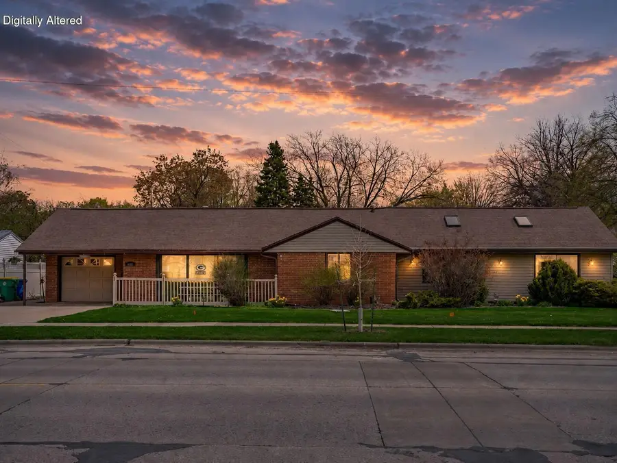 1735 S Oneida St, Green Bay, WI 54304 - #2