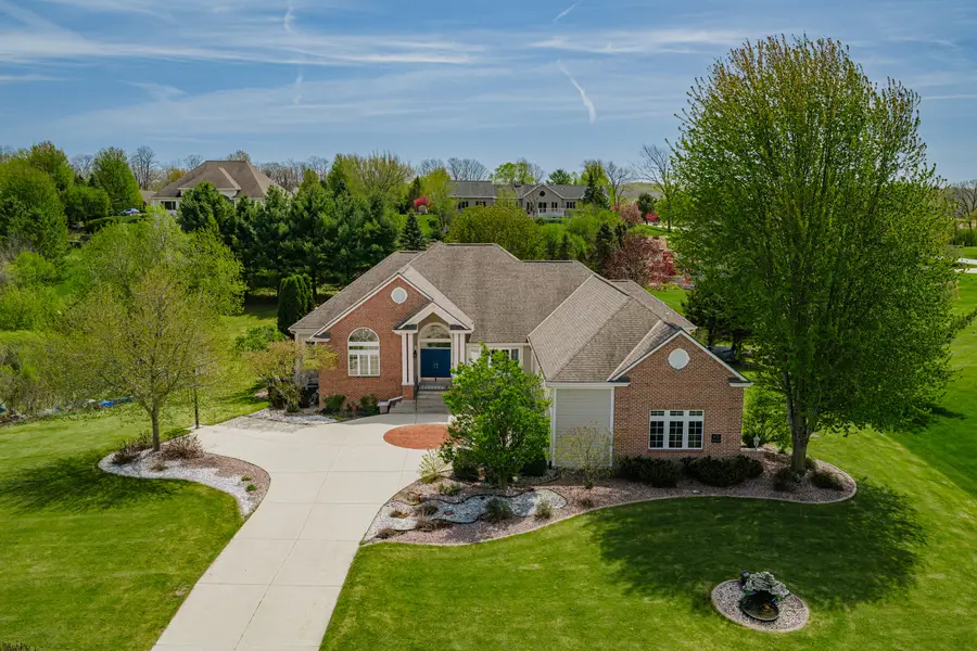 W251S5204 Poppy Fields Rd, Waukesha, WI 53189 - #2