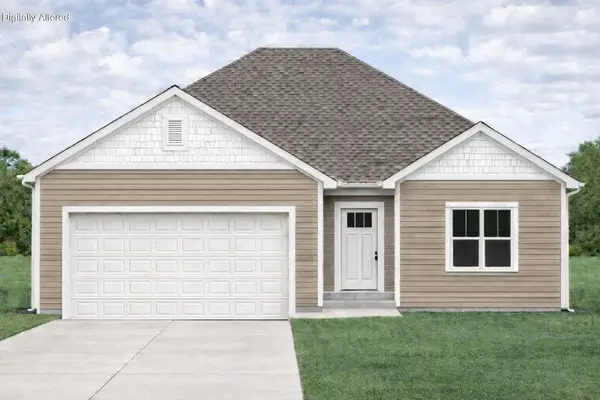 1465 Center St, Hartford, WI 53027