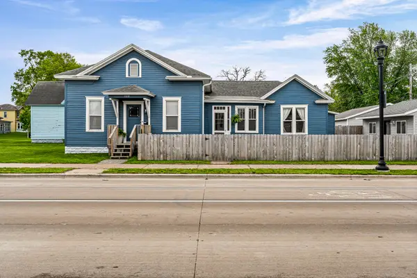 1018 Gillette St, La Crosse, WI 54603