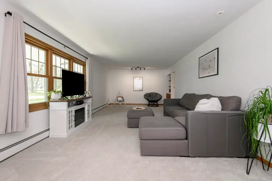 4221 Woodbury Ln, Mount Pleasant, WI 53403 - #3