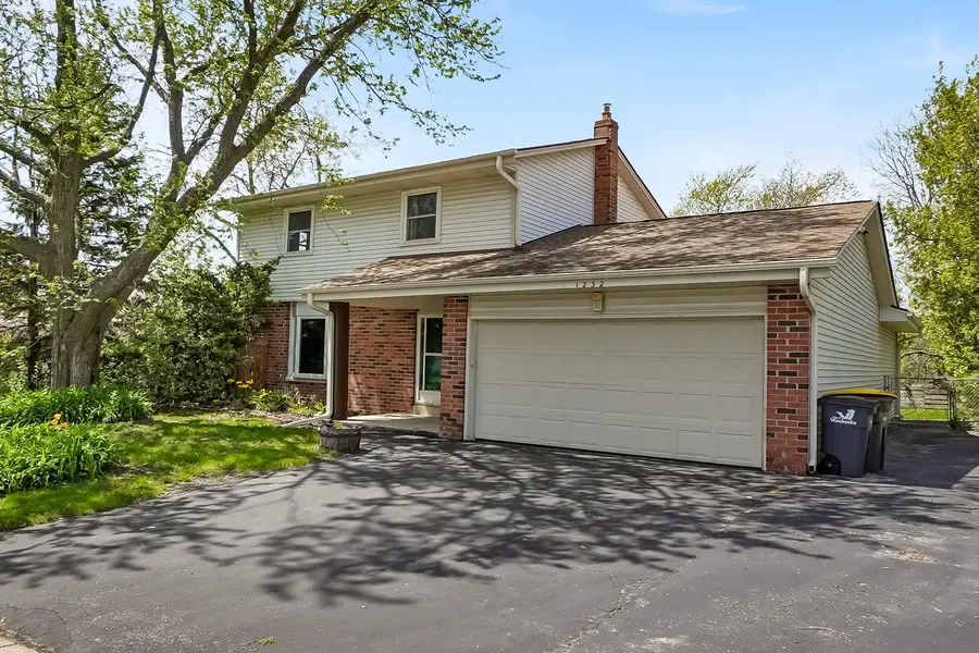 1232 Chippewa Dr, Waukesha, WI 53186 - #2