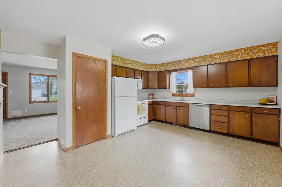787 Chester Pl, Fond Du Lac, WI 54935 - #3