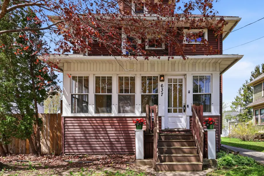 637 Bowen St, Oshkosh, WI 54901 - #2