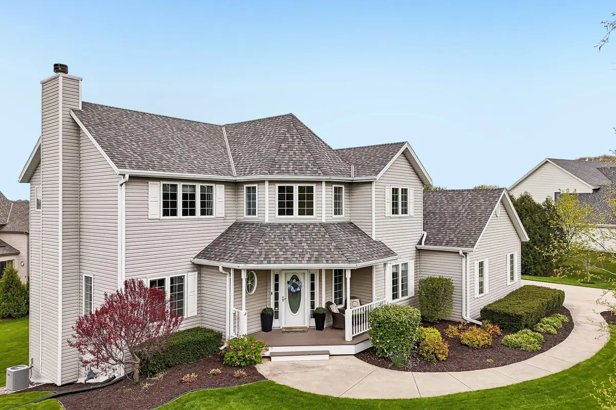 1209 Williams Dr, Mukwonago, WI 53149 - #1