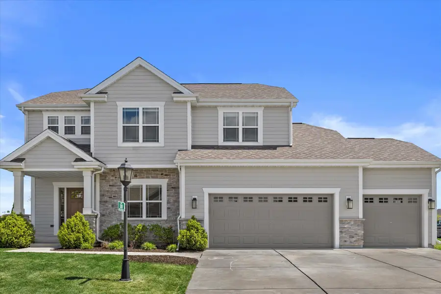 3108 Mineral Springs Blvd, Summit, WI 53066 - #2