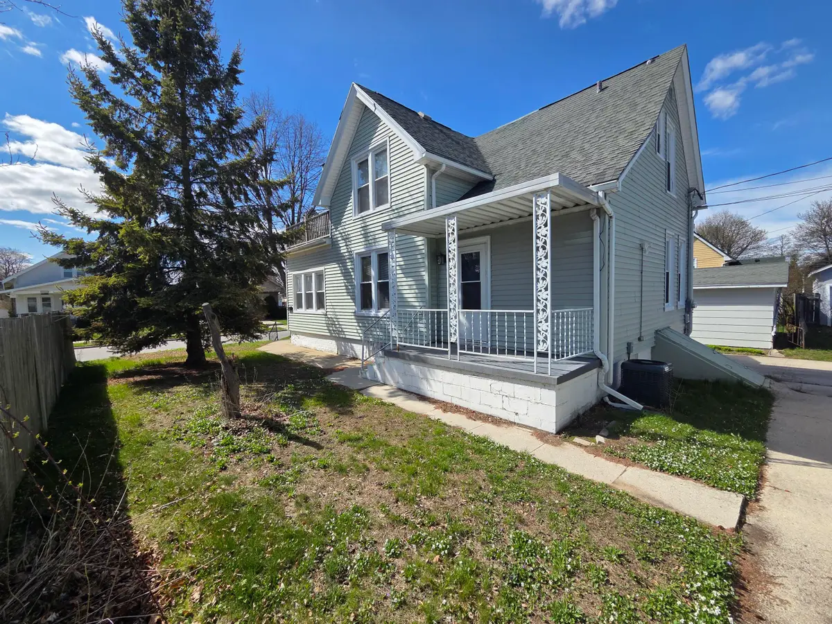 2317 S 9th St, Sheboygan, WI 53081 - #1