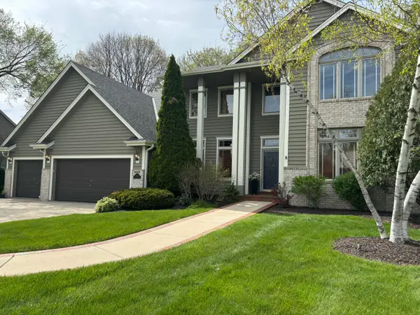 14220 W North Oak Blvd, New Berlin, WI 53151