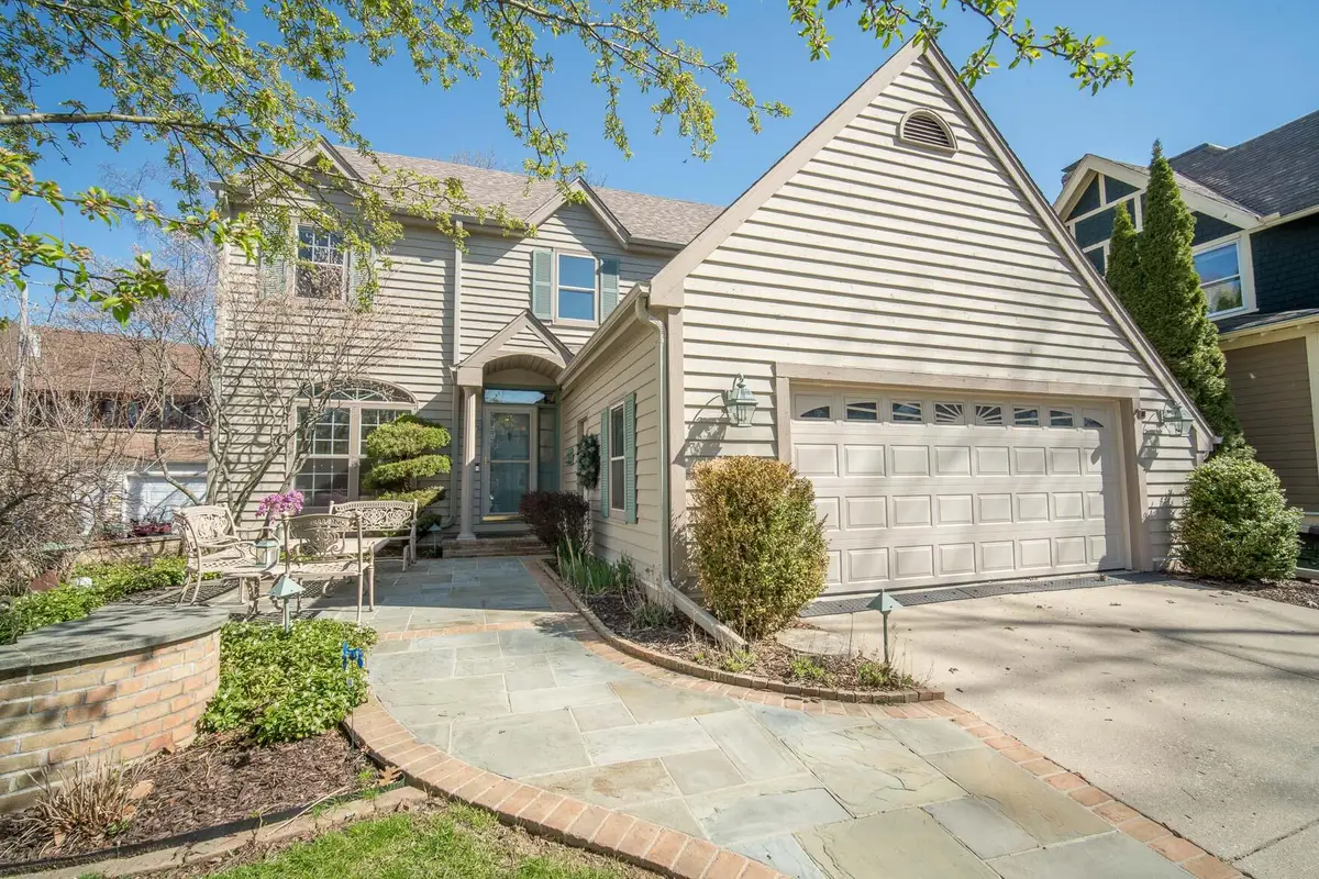 824 E Glen Ave, Whitefish Bay, WI 53217 - #1