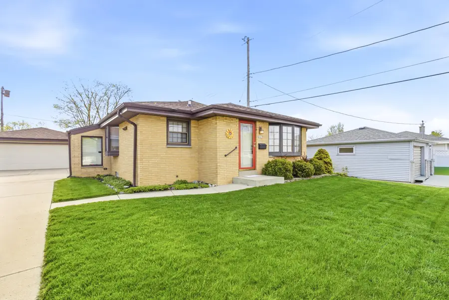 4961 S 24th St, Milwaukee, WI 53221 - #2