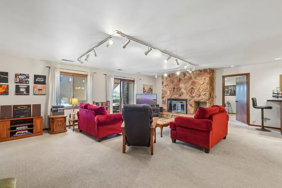 2101 W Good Hope Rd, Glendale, WI 53209 - #2