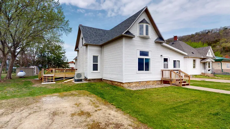 104 W 5th St, Cochrane, WI 54622 - #2