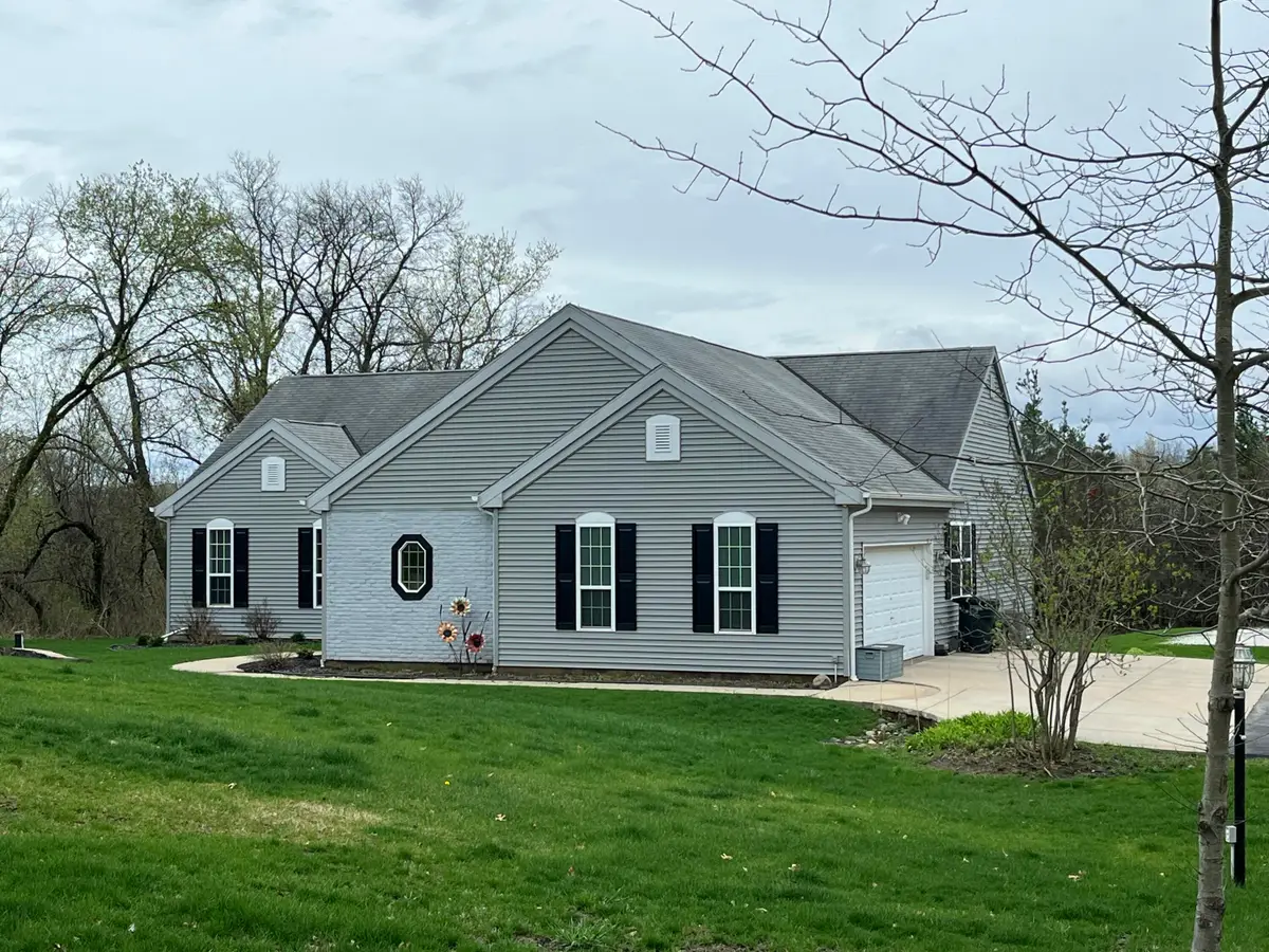 10155 W Oakwood Rd, Franklin, WI 53132 - #1