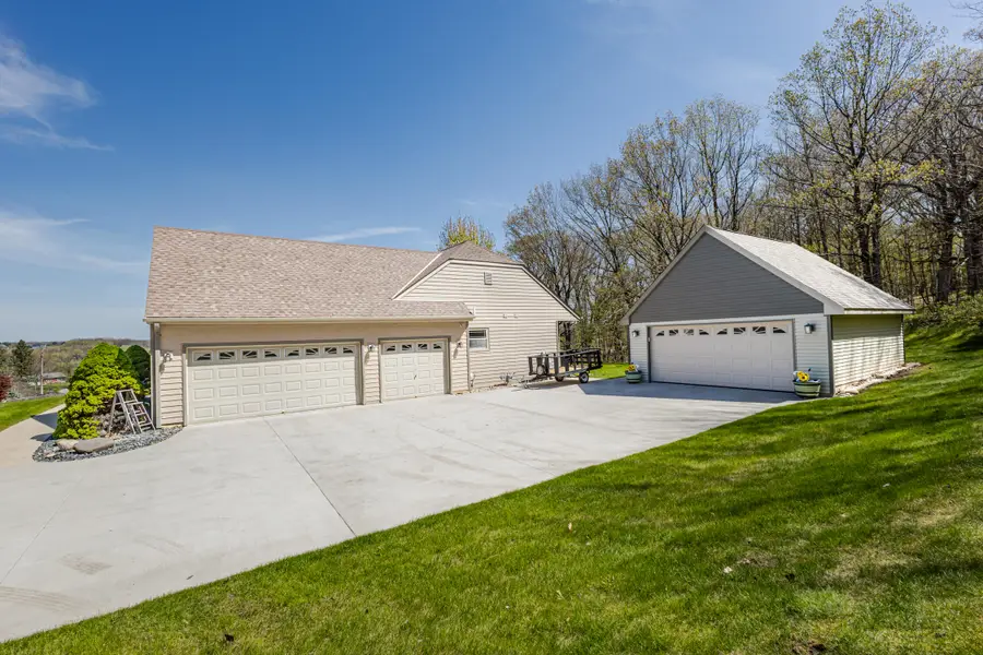 20805 W Windsor Dr, New Berlin, WI 53146 - #2
