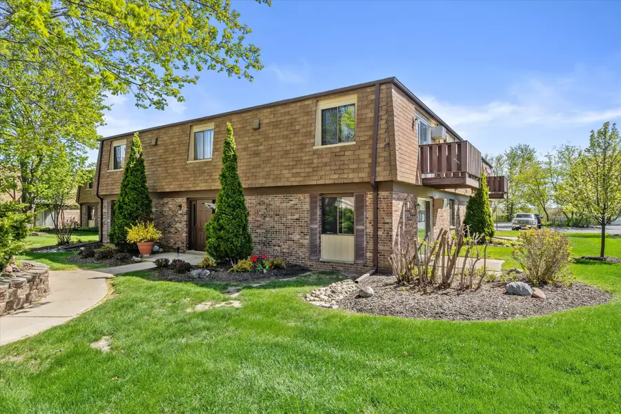 1135 Marcia Ave, West Bend, WI 53090 - #2
