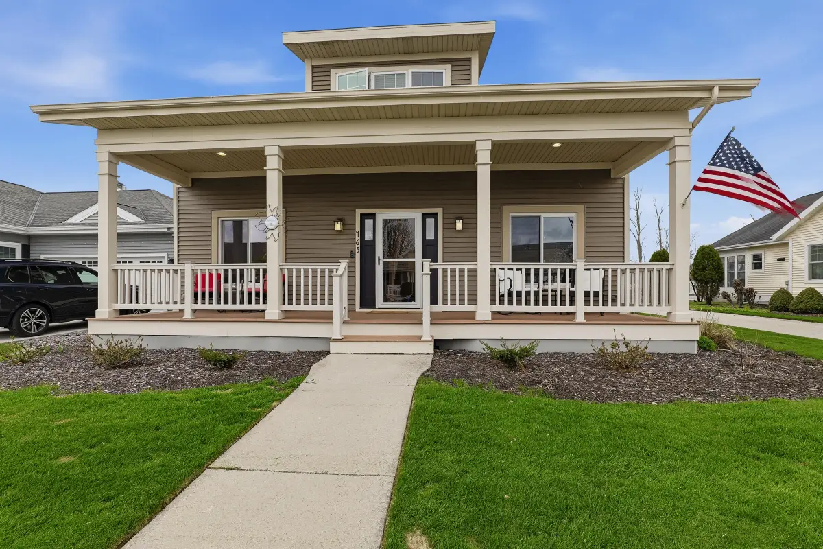 465 Pickett St, Plymouth, WI 53073 - #1