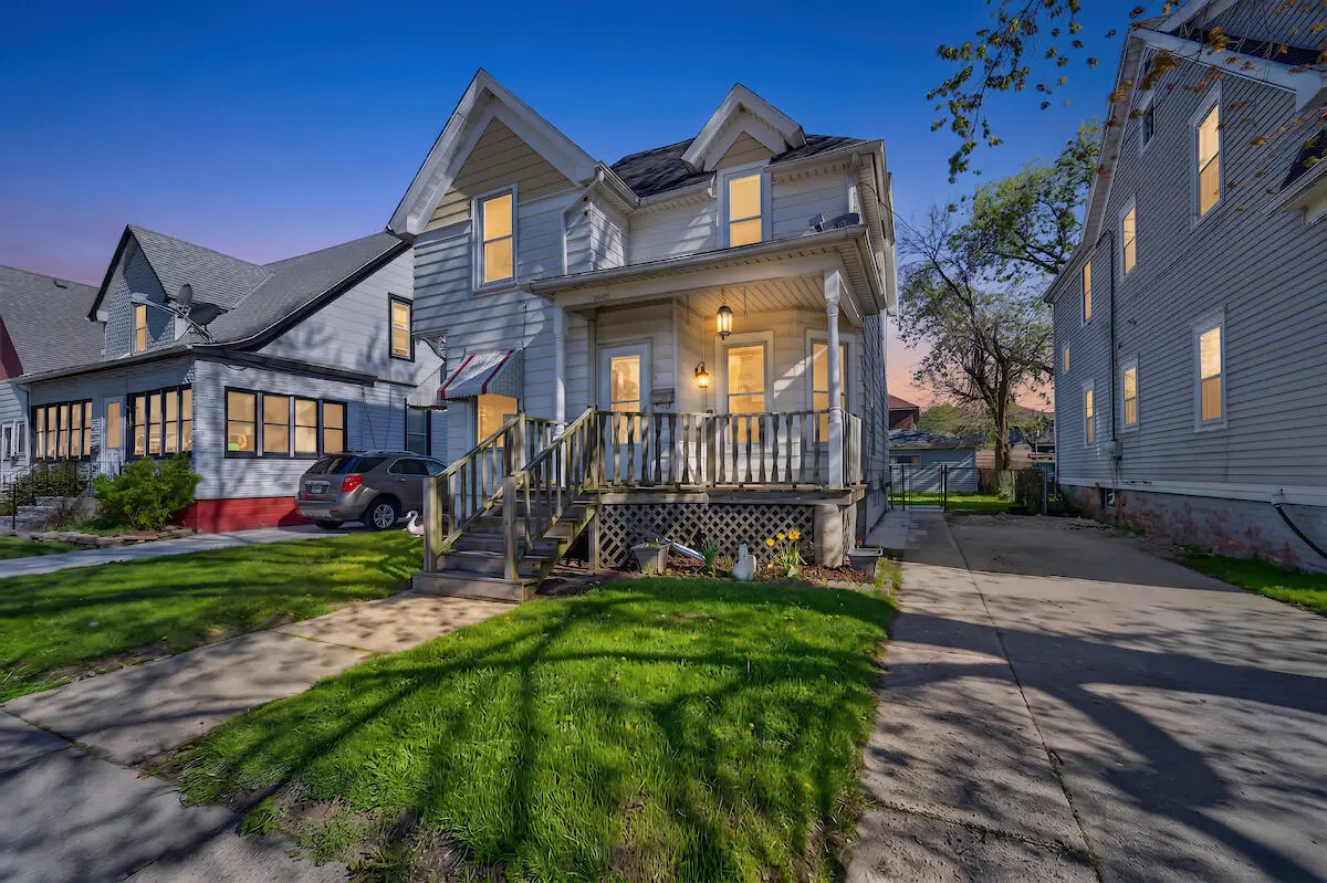 2010 16th St, Racine, WI 53403 - #1