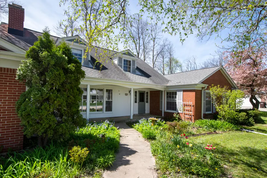 127 E Fox Dale Rd, Glendale, WI 53217 - #3