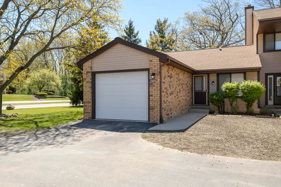 4655 S Woodland Dr, Greenfield, WI 53220 - #2