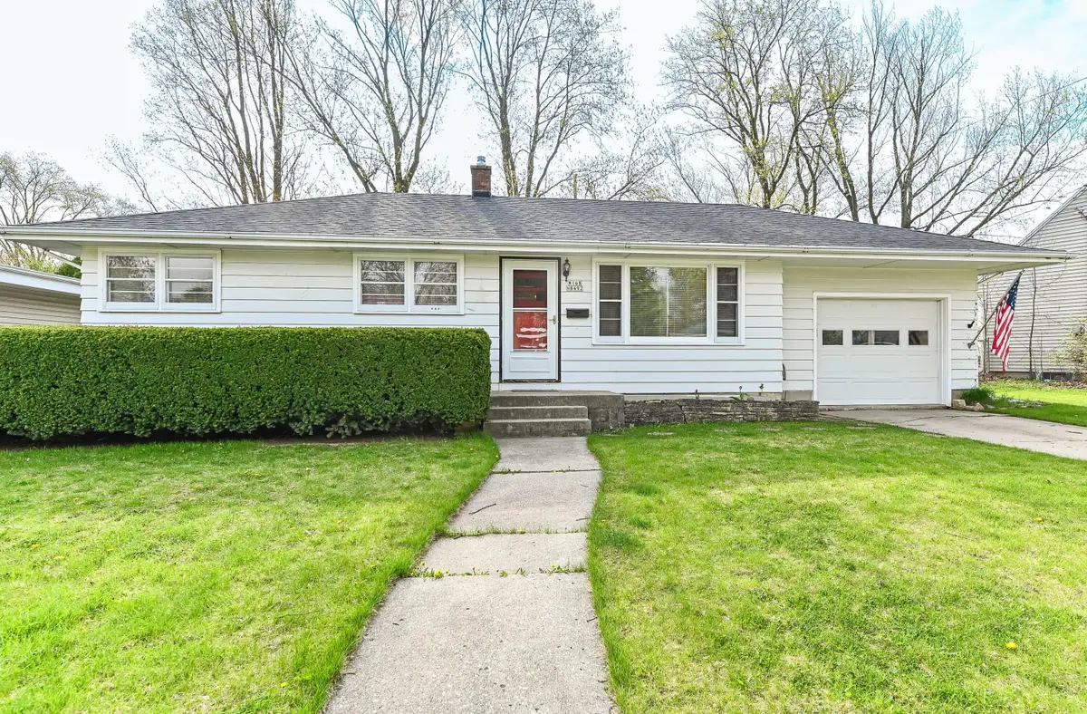 W168N8492 Jacobson Dr, Menomonee Falls, WI 53051 - #1