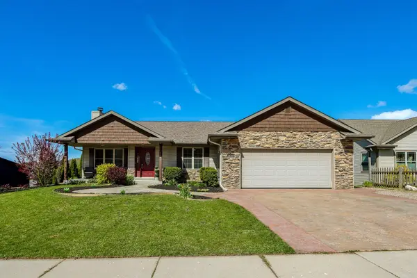 1640 Great Forest Dr, West Bend, WI 53090