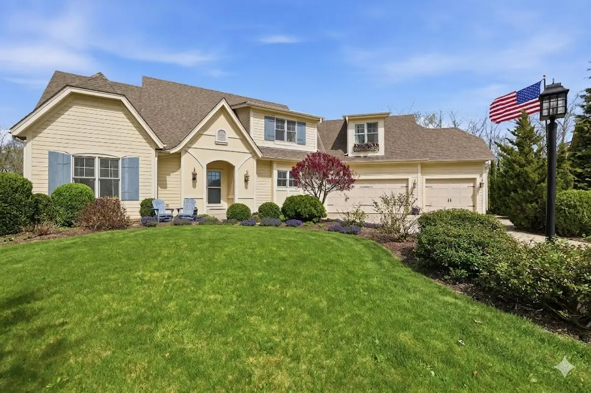 13015 W Winterberry Way, New Berlin, WI 53151 - #1