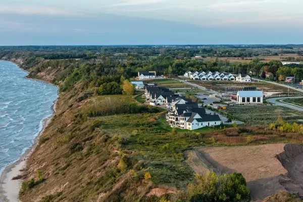 1192 Shieling Ln, Port Washington, WI 53074