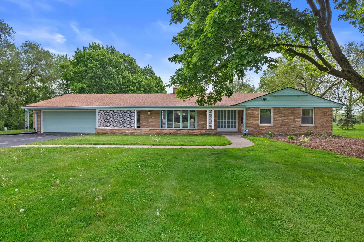 7300 S 92nd St, Franklin, WI 53132 - #1