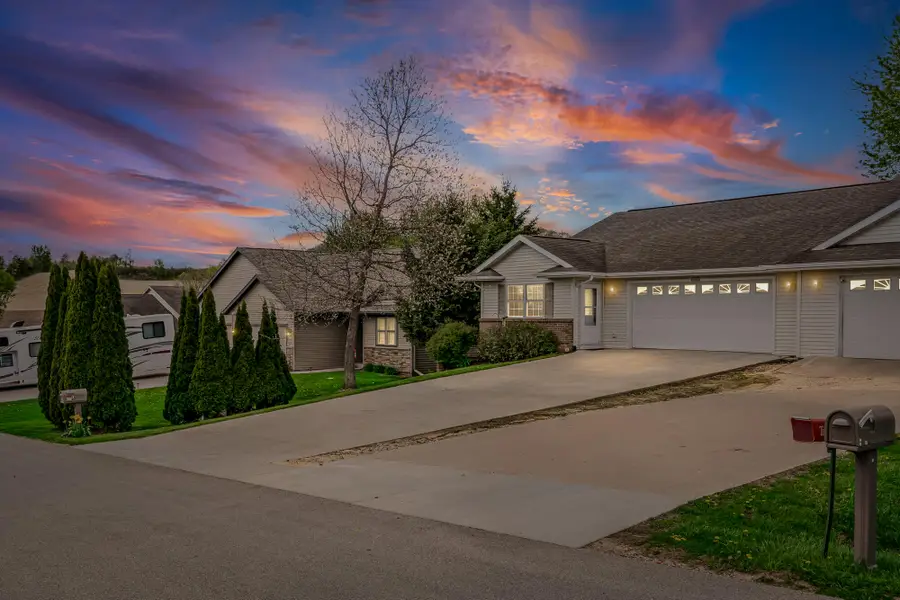 21312 Barbara Ln, Galesville, WI 54630 - #2