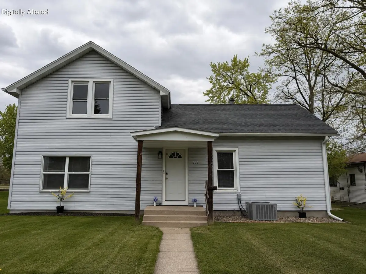305 W Foster St, Tomah, WI 54660 - #1