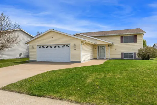 305 Mallard Dr, Holmen, WI 54636