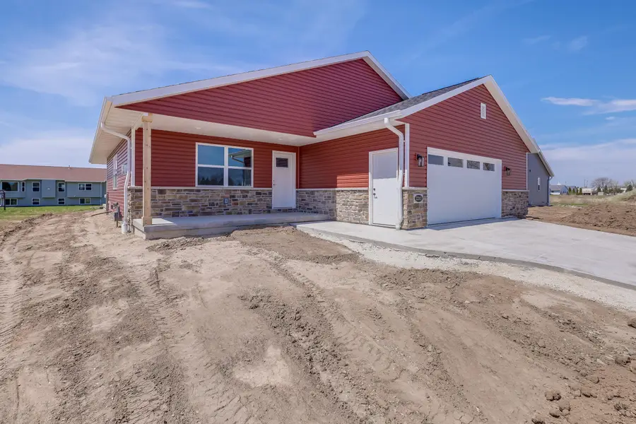 2210 S 19th St, Manitowoc, WI 54220 - #2